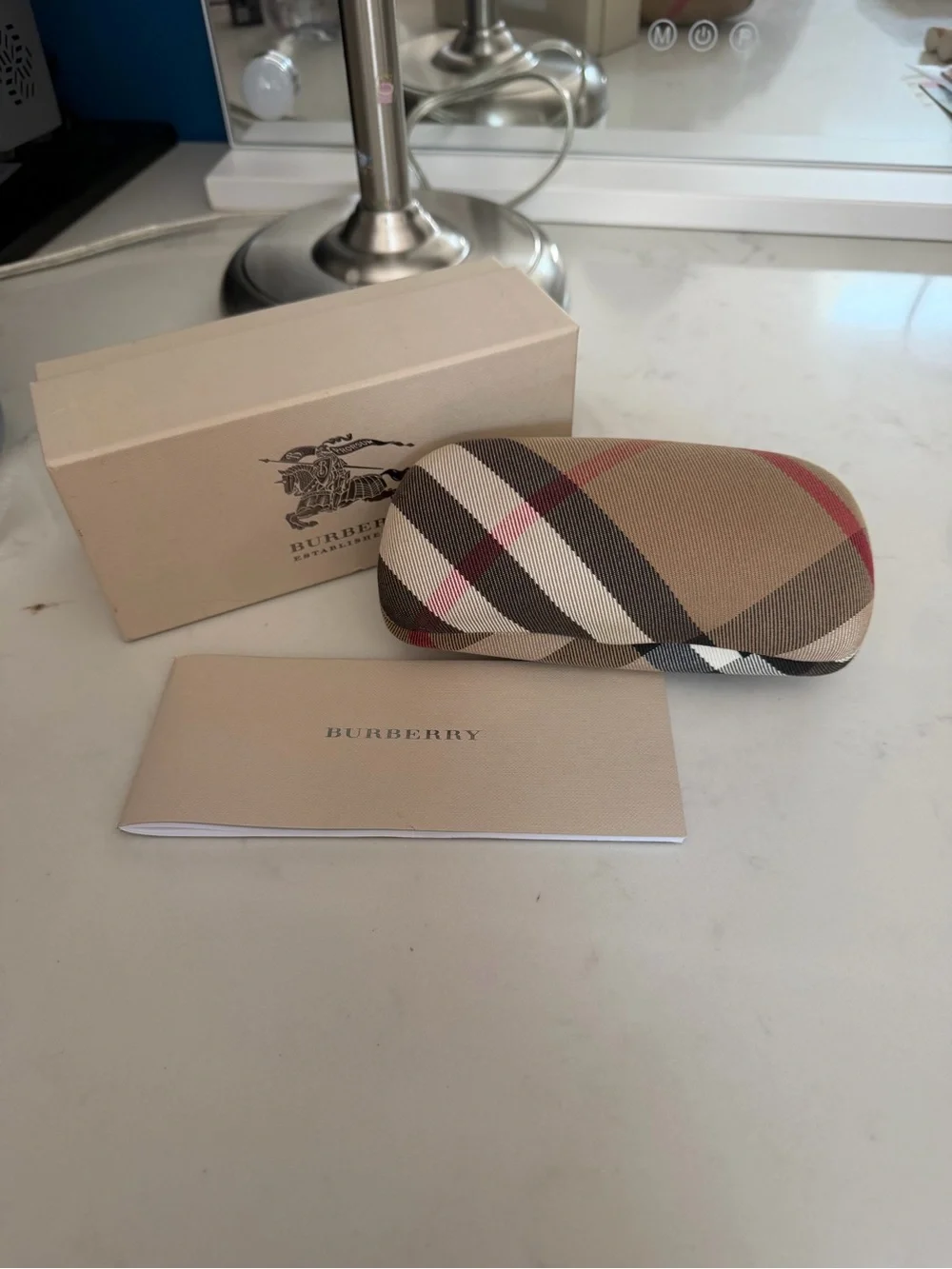Burberry elegant oversized
